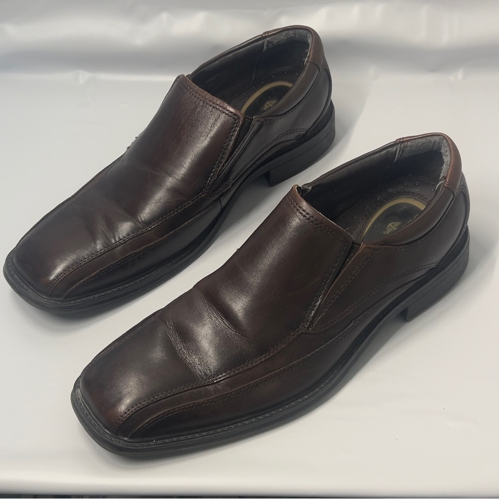 DOCKERS Men’s 8 Brown Slip On Shoe